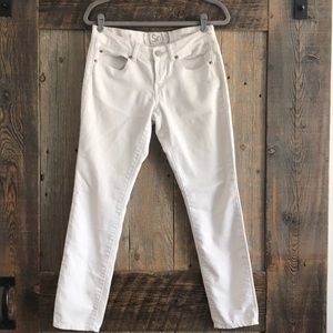 White skinny jeans